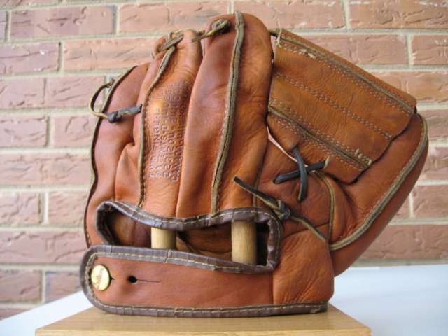 Wilson Ball Hawk A2284 Back